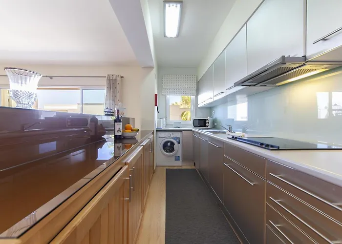 A23 - Marina Palm View