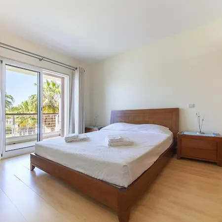 A23 - Marina Palm View *